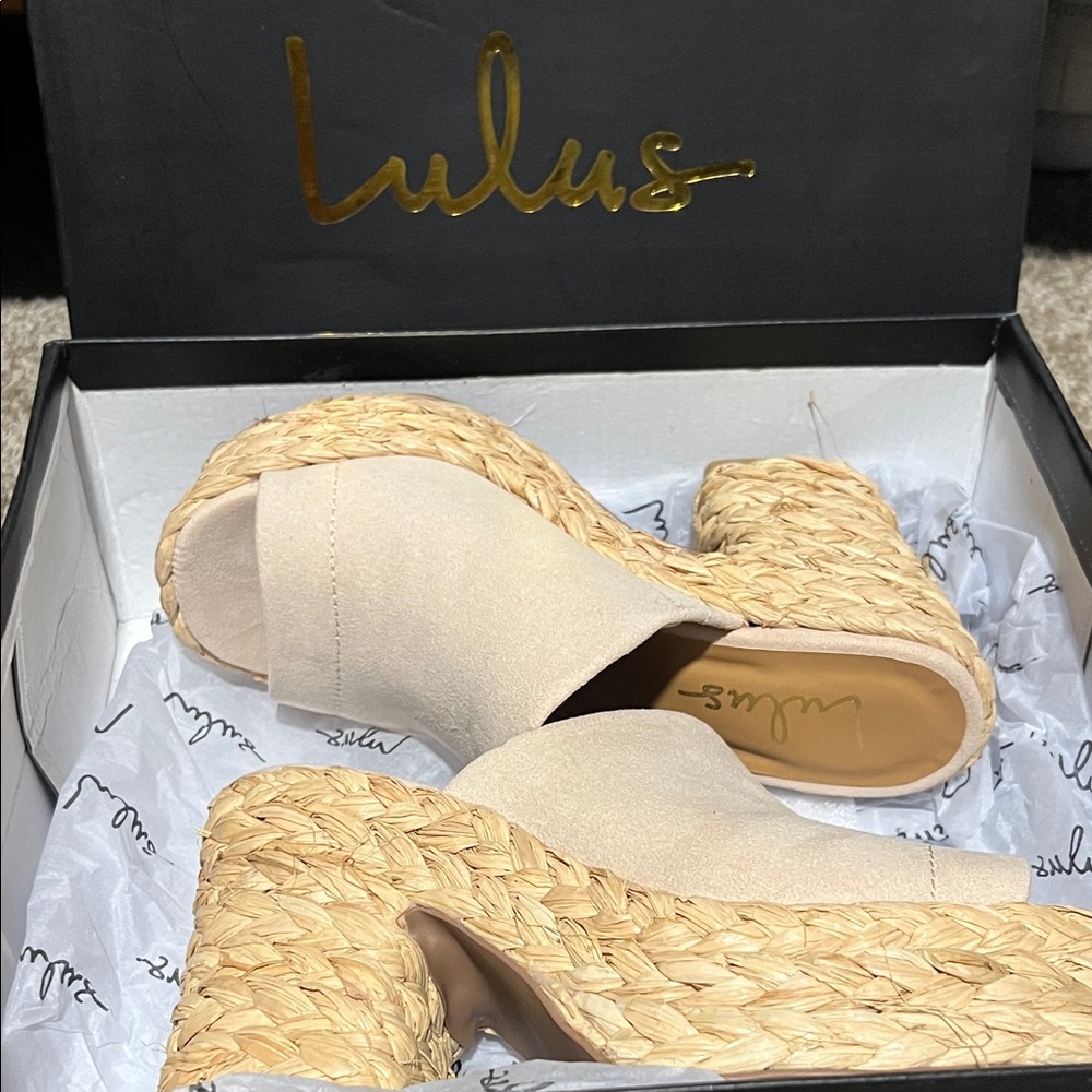 Lulu's Beige and Straw Platform Sandals